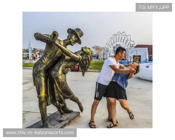 俱乐部年度摄影展 展示赛场内外精彩瞬间，摄影俱乐部宣传海报